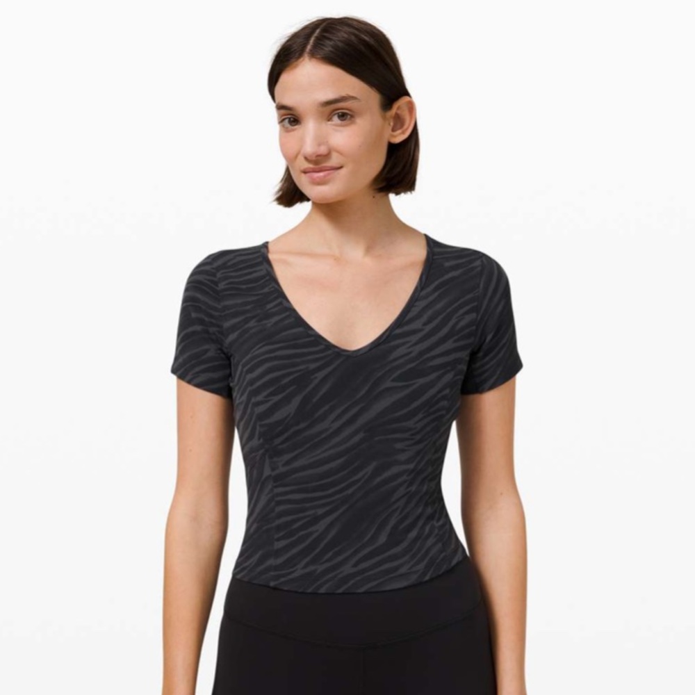 Lululemon / Align T-shirt / US 4 / New